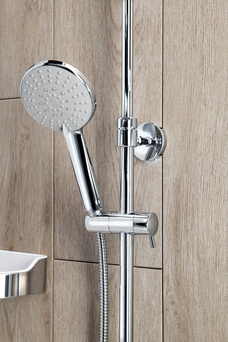 Aqualine LIGA sprchový sloup s termostatickou baterií, chrom, detail ruční sprchy na stěně
