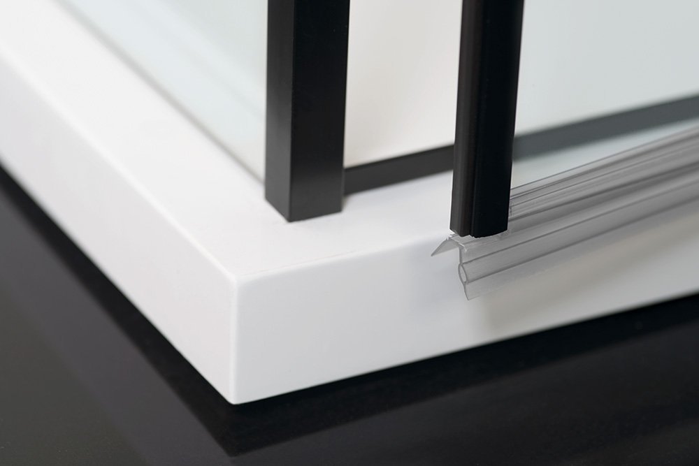 Polysan ZOOM BLACK obdélníkový sprchový kout 1100x800mm L/P varianta, detail rohu u vaničky