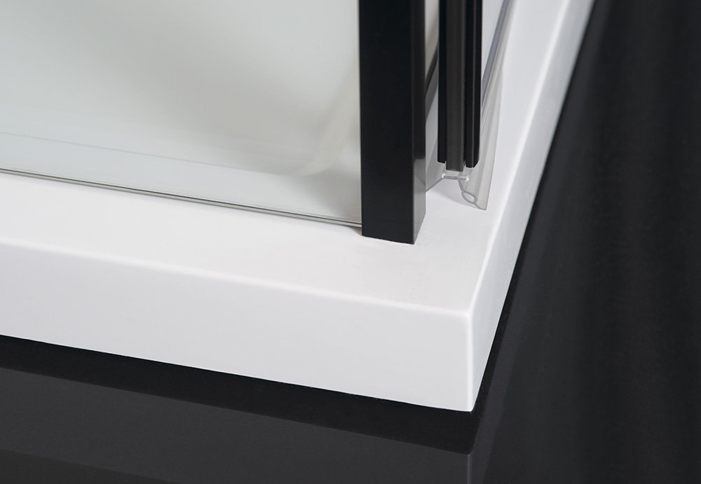 Polysan ZOOM BLACK obdélníkový sprchový kout 1100x900mm L/P varianta, detail rohu u vaničky 2