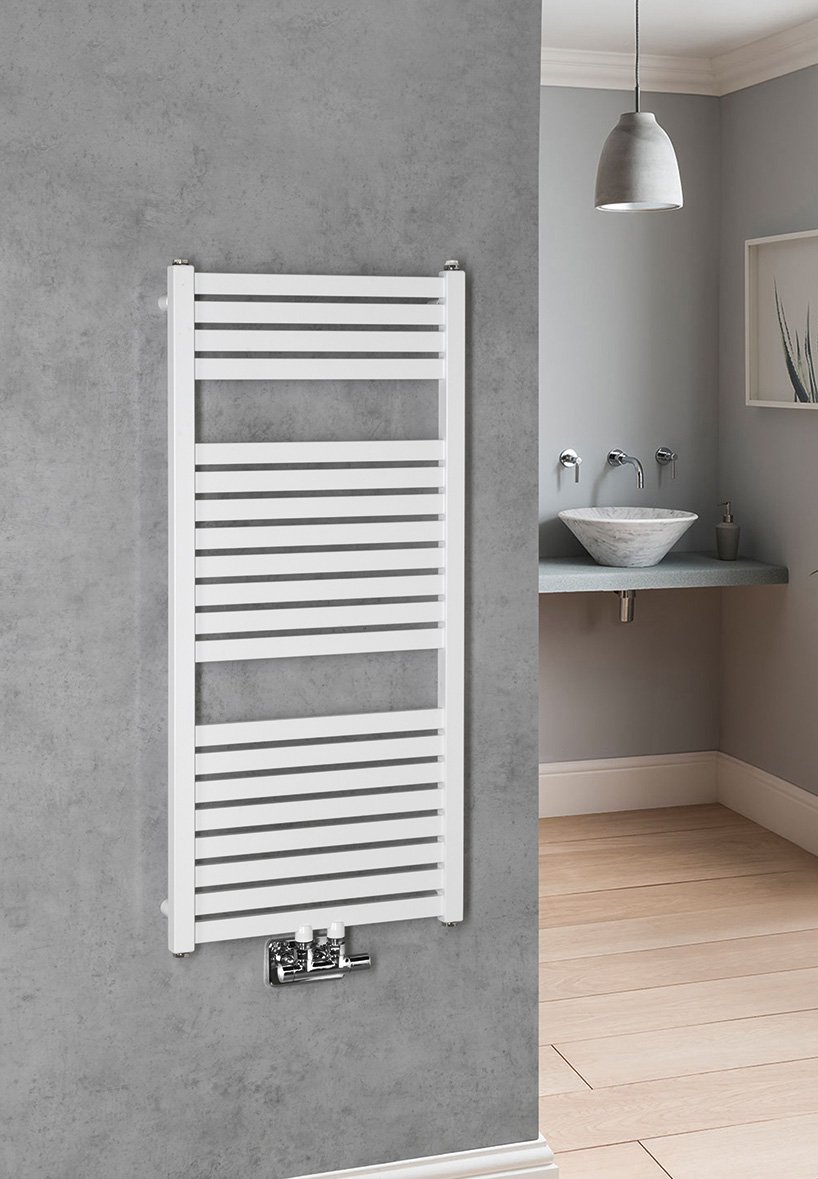 Aqualine TONDI otopné těleso rovné 450x970 mm, středové připojení, bílá, na stěně v koupelně