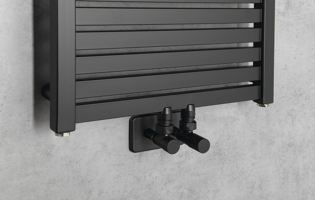 Aqualine TONDI otopné těleso rovné 450x970 mm, středové připojení, černá mat, detail připojení ventilů