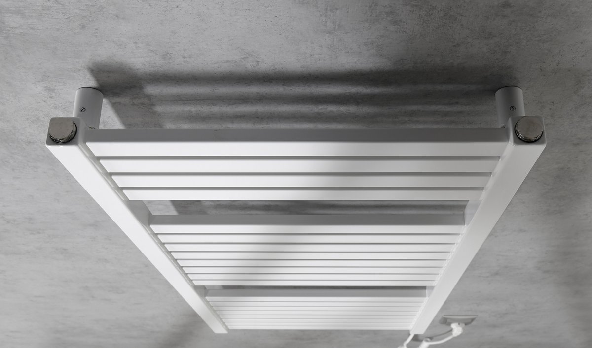 Aqualine TONDI-E elektrické otopné těleso rovné 450x970 mm, 300 W, bílá, detail horní části