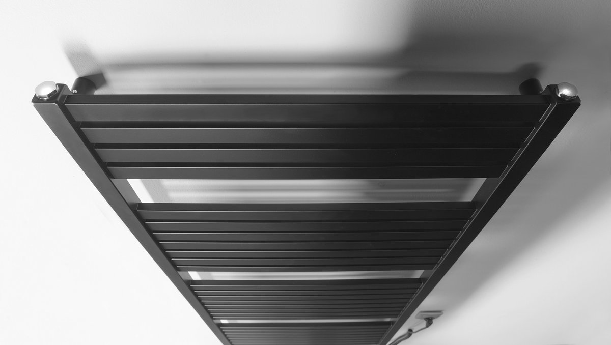 Aqualine TONDI-E elektrické otopné těleso rovné 600x1690 mm, 800 W, černá mat, detail horní části