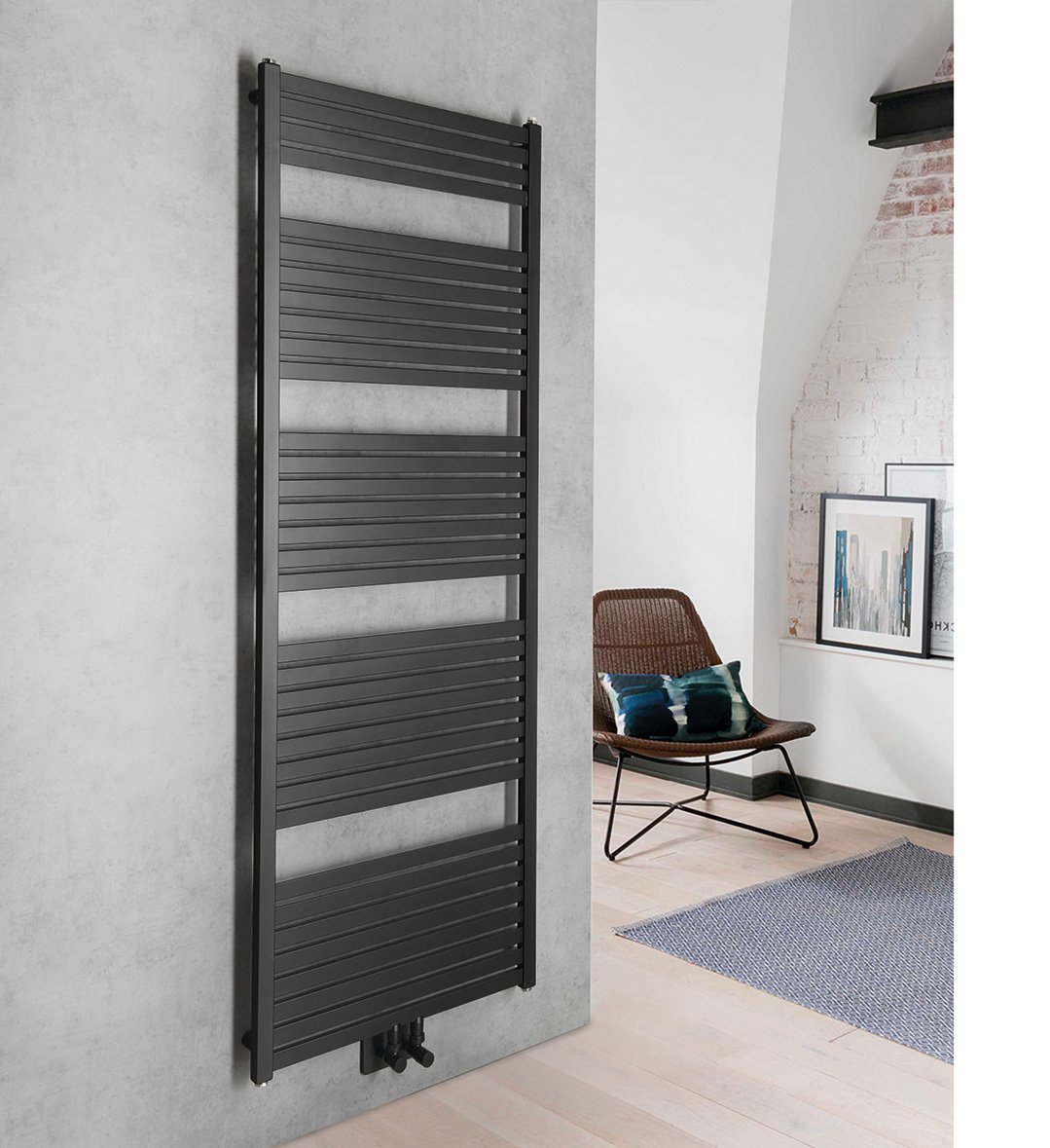 Aqualine TONDI otopné těleso rovné 600x1690 mm, středové připojení, černá mat, na stěně v místnosti