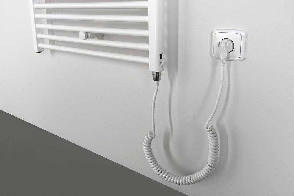 Aqualine DIRECT-E elektrické otopné těleso rovné 600x1320 mm, 600 W, bílá, detail elektrického napájení