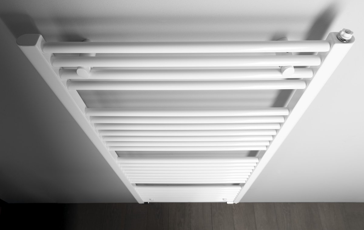 Aqualine DIRECT otopné těleso s bočním připojením 750x1320 mm, bílá, pohled zešikma