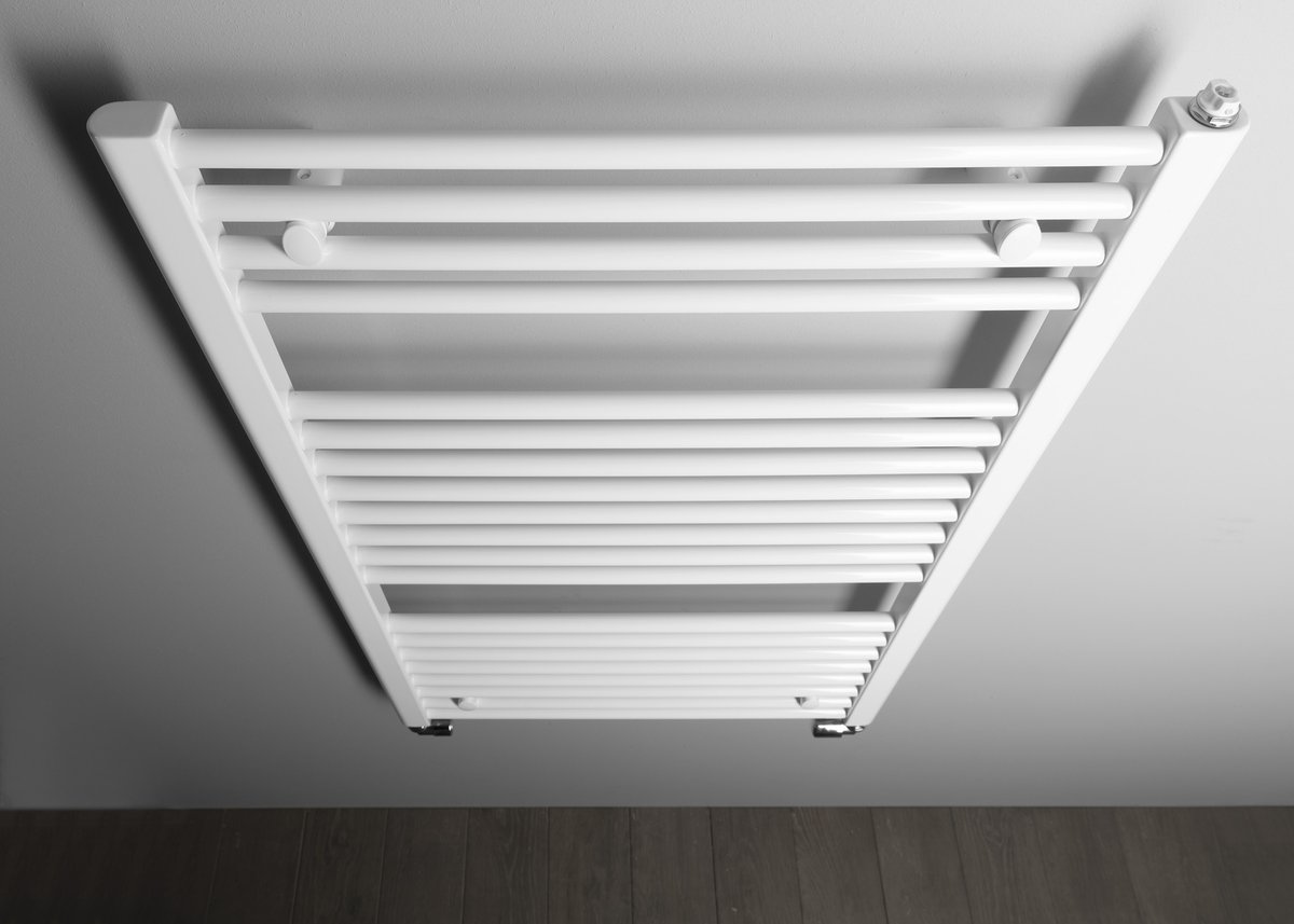 Aqualine DIRECT otopné těleso s bočním připojením 450x960 mm, bílá, pohled zešikma