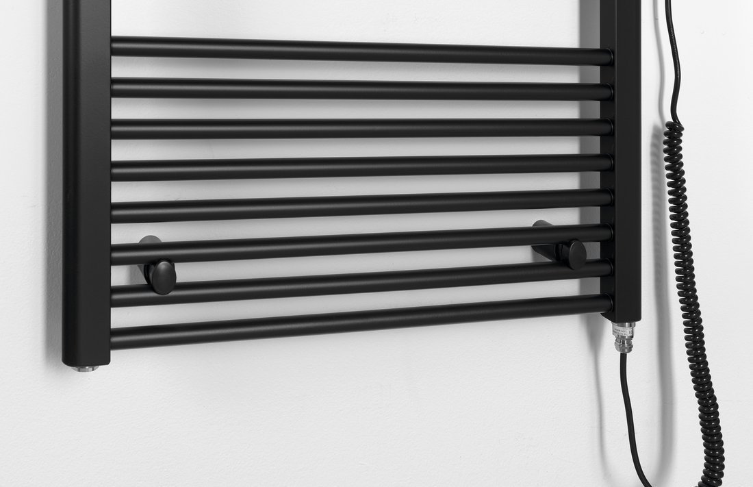 Aqualine DIRECT-E elektrické otopné těleso rovné 600x1680 mm, 800 W, černá, detail topné tyče s kabelem