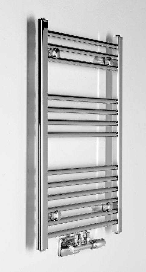 Aqualine ALYA otopné těleso rovné 500x803mm, středové připojení, chrom, na šedé stěně
