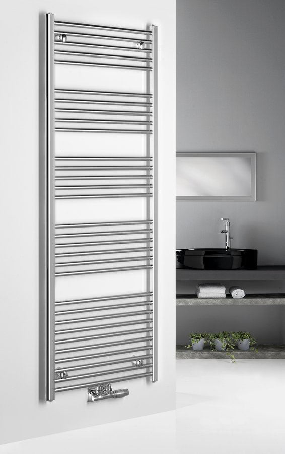 Aqualine ALYA otopné těleso rovné 600x1785mm, středové připojení, chrom, v koupelně