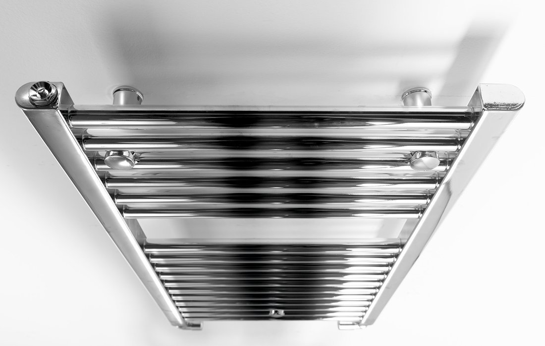 Aqualine ALYA otopné těleso rovné 450x803mm, chrom, pohled zešikma