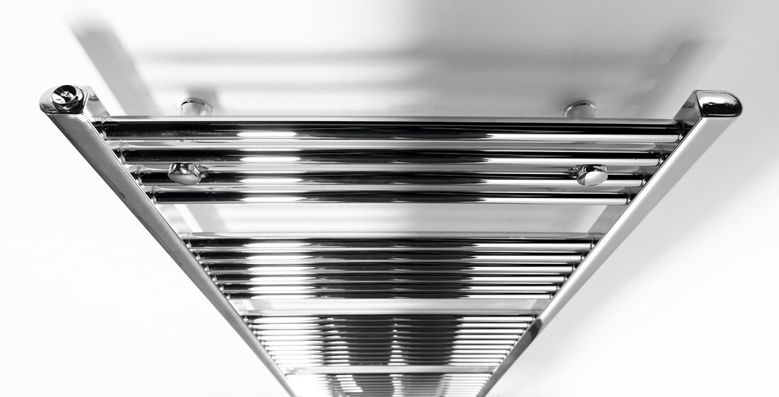 Aqualine ALYA otopné těleso rovné 600x1703mm, chrom, pohled zešikma