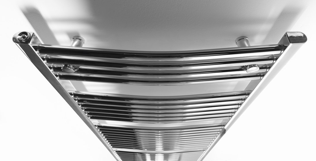 Aqualine ALYA otopné těleso oblé 600x1703mm, chrom, pohled zešikma