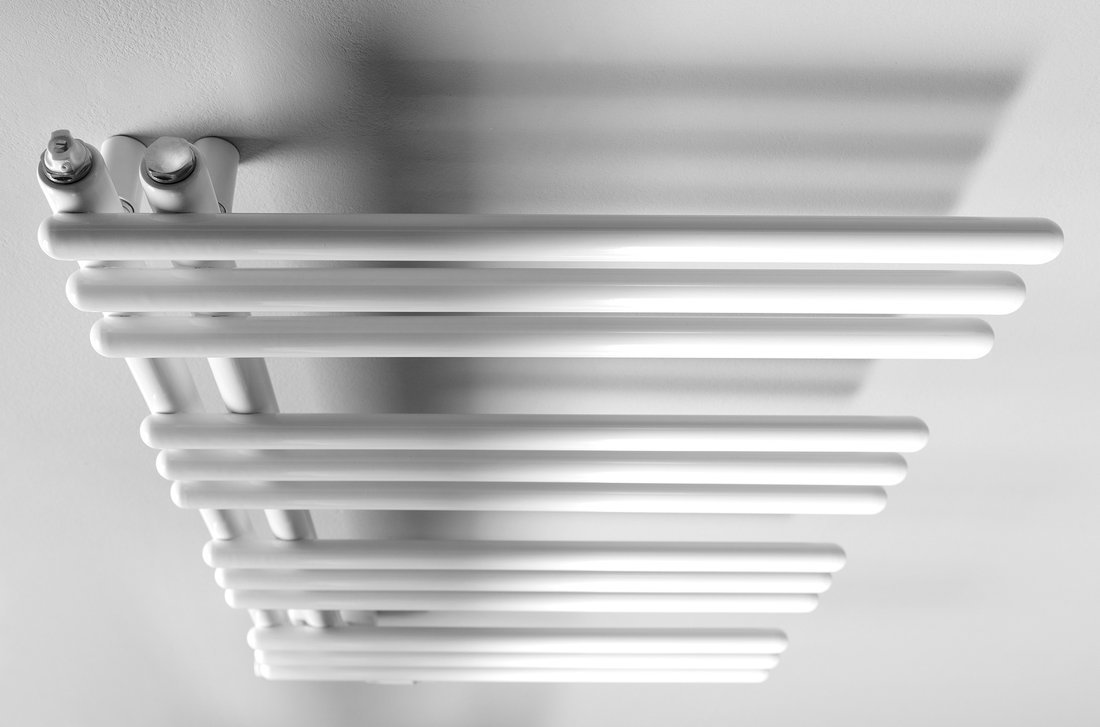 Aqualine POSEIDON otopné těleso 450x740mm, bílá, pohled zešikma