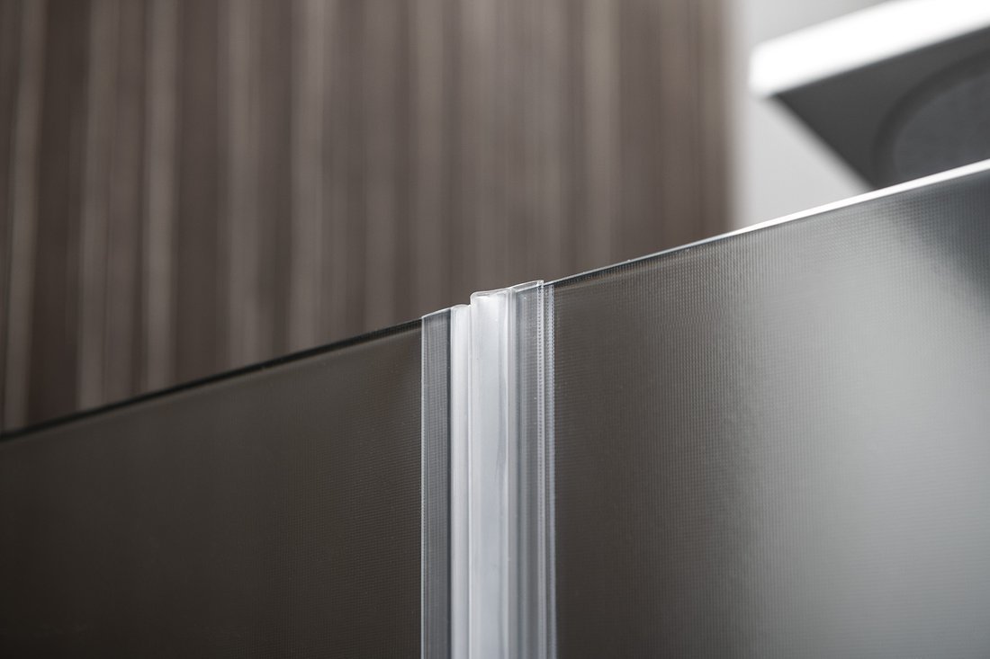 Aqualine PILOT otočné sprchové dveře dvojkřídlé 1000mm, detail těsnění dveří