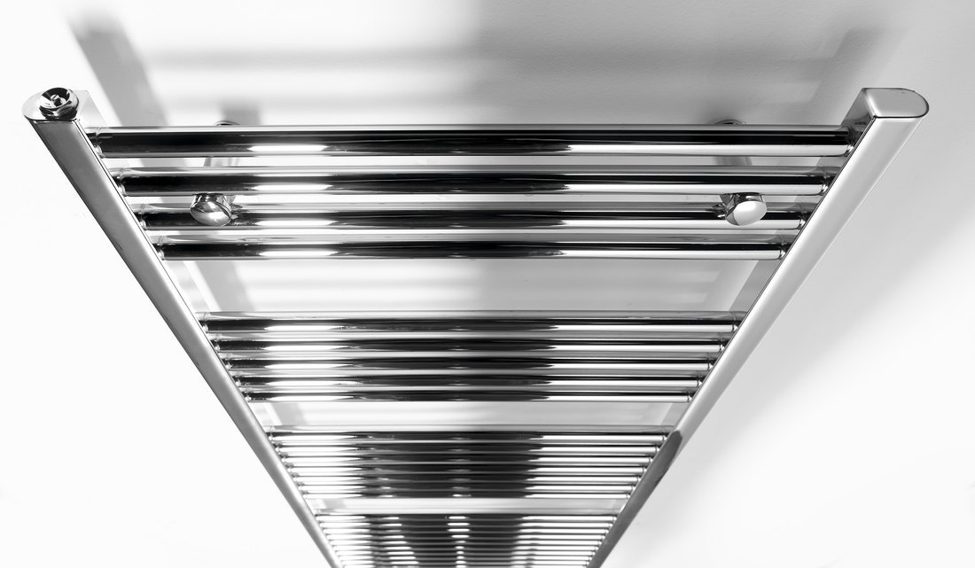 Aqualine ALYA otopné těleso rovné 450x1420mm, chrom, pohled zešikma
