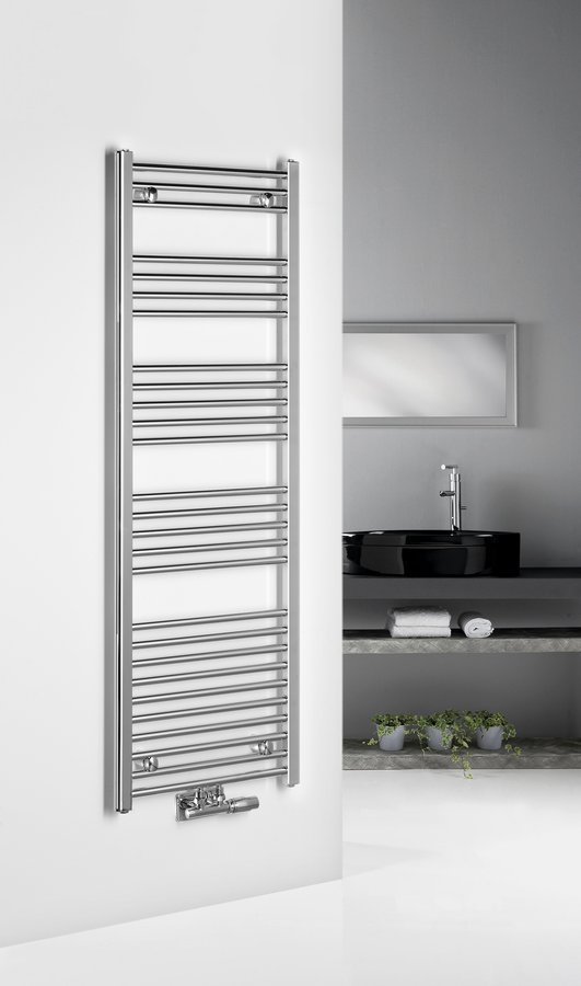 Aqualine ALYA otopné těleso rovné 400x1600mm, středové připojení, chrom, v koupelně