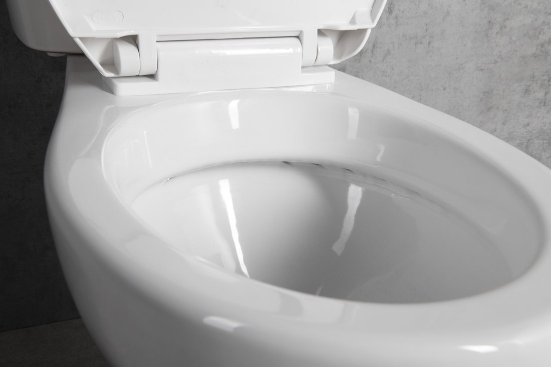 Aqualine MANUEL WC kombi, dvojtlačítko 3/6l, spodní odpad, bílá, detail vnitřku mísy