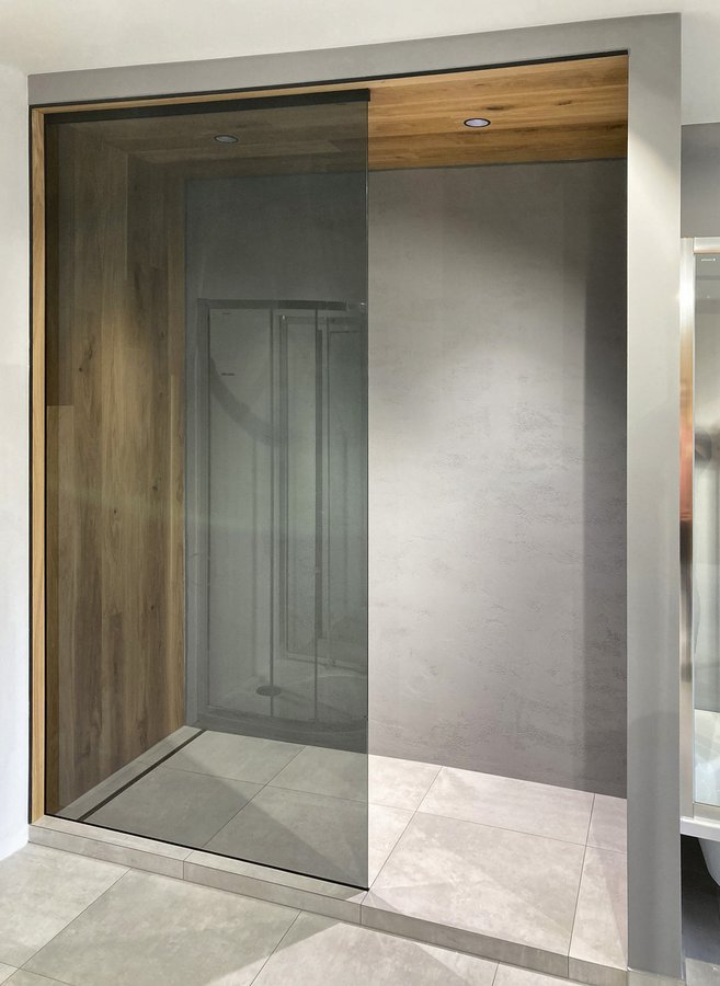Polysan ARCHITEX sada pro neviditelné uchycení skla, podlaha-stěna-strop, 1610x2600mm, černá mat, ve sprchovém koutě