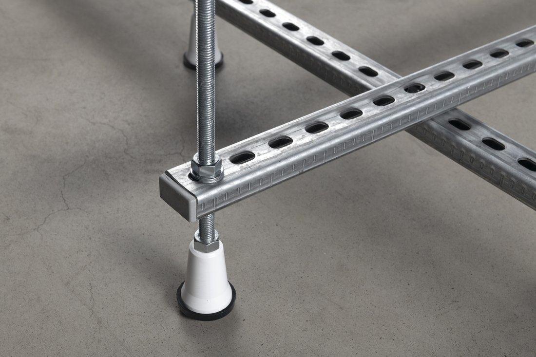 Polysan Nosná konstrukce pro asymetrickou vanu 170x80cm, L/R, detail nosného rámu a nožky