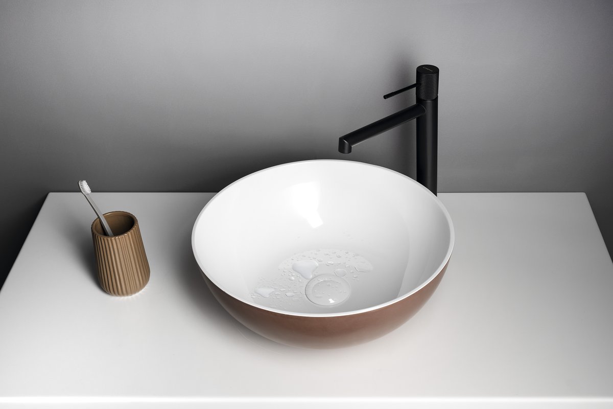 Polysan BANERA ROUND umyvadlo na desku, litý mramor, průměr 39cm, bílá/hnědá mat, na desce v koupelně 2