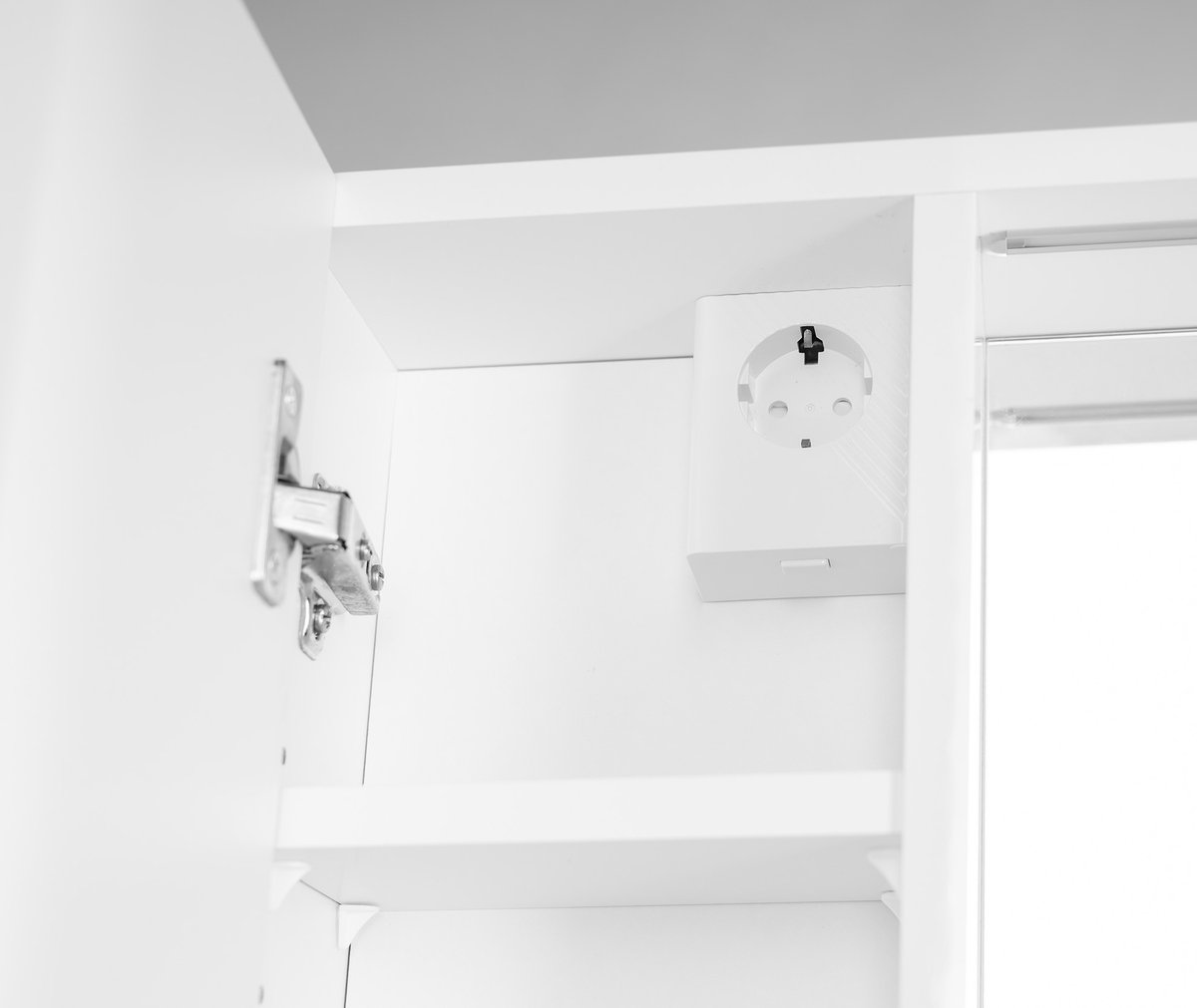 Aqualine ZOJA/KERAMIA FRESH STRIP galerka s LED osvětlením, 60x60x14cm, levá, bílá, detail zásuvky uvnitř skříňky