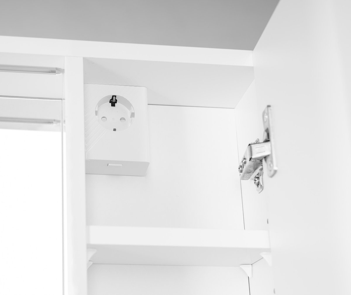 Aqualine ZOJA/KERAMIA FRESH STRIP galerka s LED osvětlením, 70x60x14cm, bílá, detail zásuvky uvnitř skříňky
