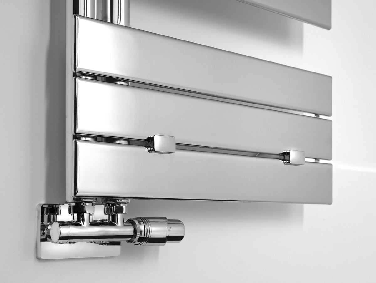 Aqualine MYTHOS otopné těleso 500x1130mm, chrom, detail připojovacího ventilu