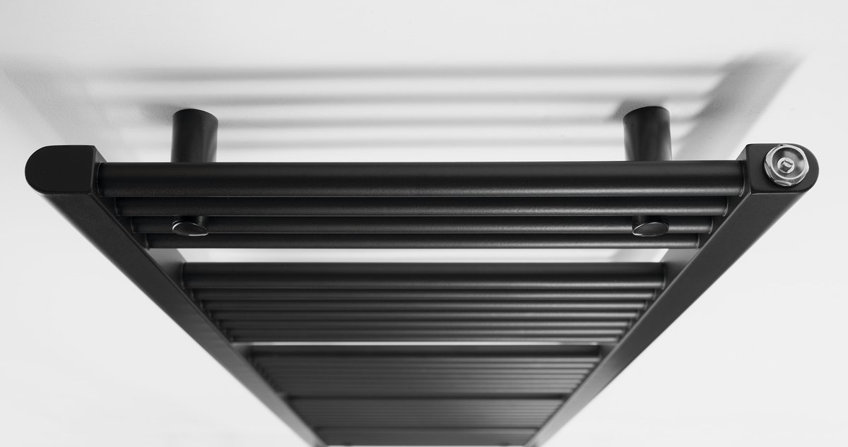 Aqualine DIRECT otopné těleso s bočním připojením 450x1680mm, černá mat, detail horní části