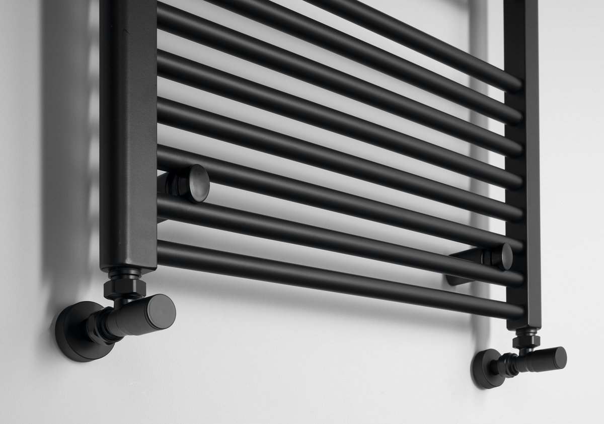 Aqualine DIRECT otopné těleso s bočním připojením 600x960mm, černá mat, detail připojení ventilů