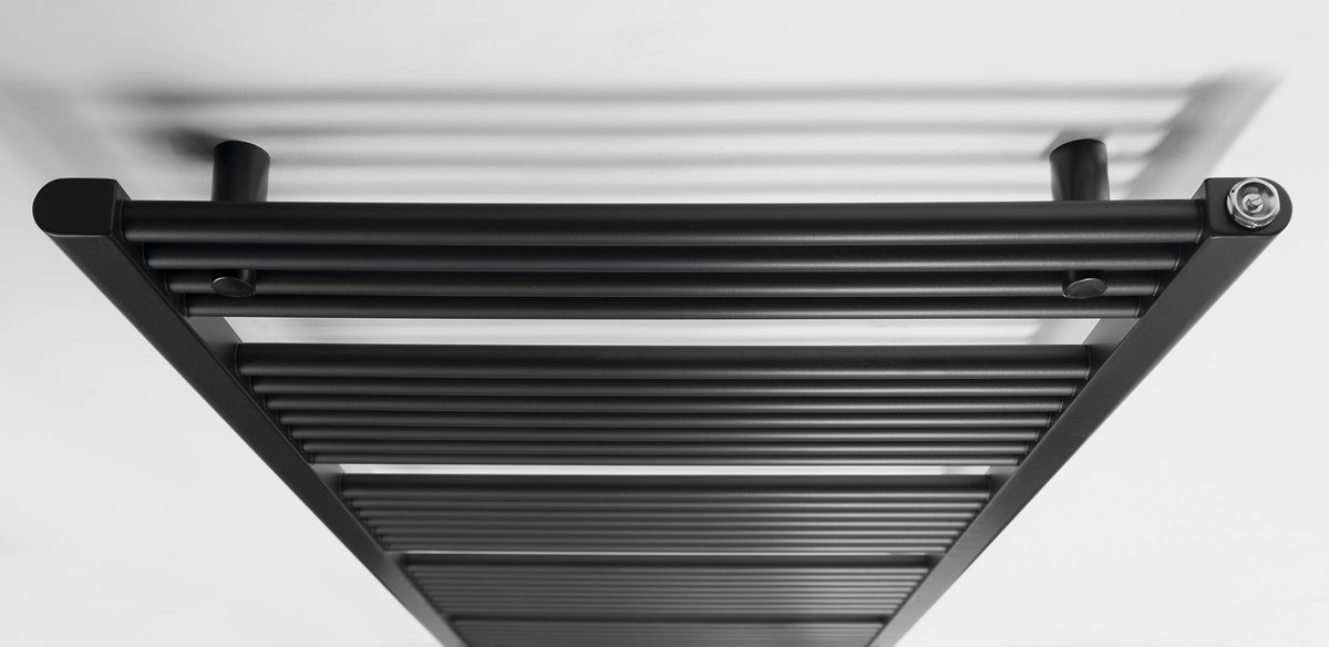 Aqualine DIRECT otopné těleso s bočním připojením 600x1680mm, černá mat, detail horní části