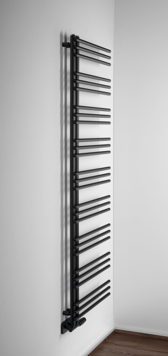 Aqualine POSEIDON otopné těleso 550x1740mm, černá mat, na stěně, pohled zboku
