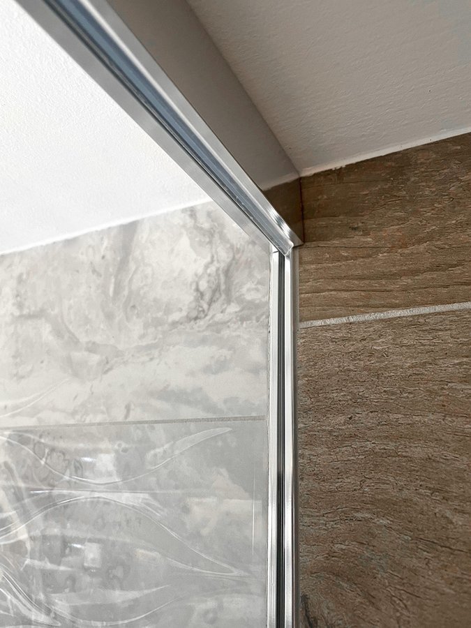 Polysan ARCHITEX sada pro uchycení skla, podlaha-stěna-strop se spádovou lištou, 1615x2600mm, levá, leštěný hliník, detail profilu