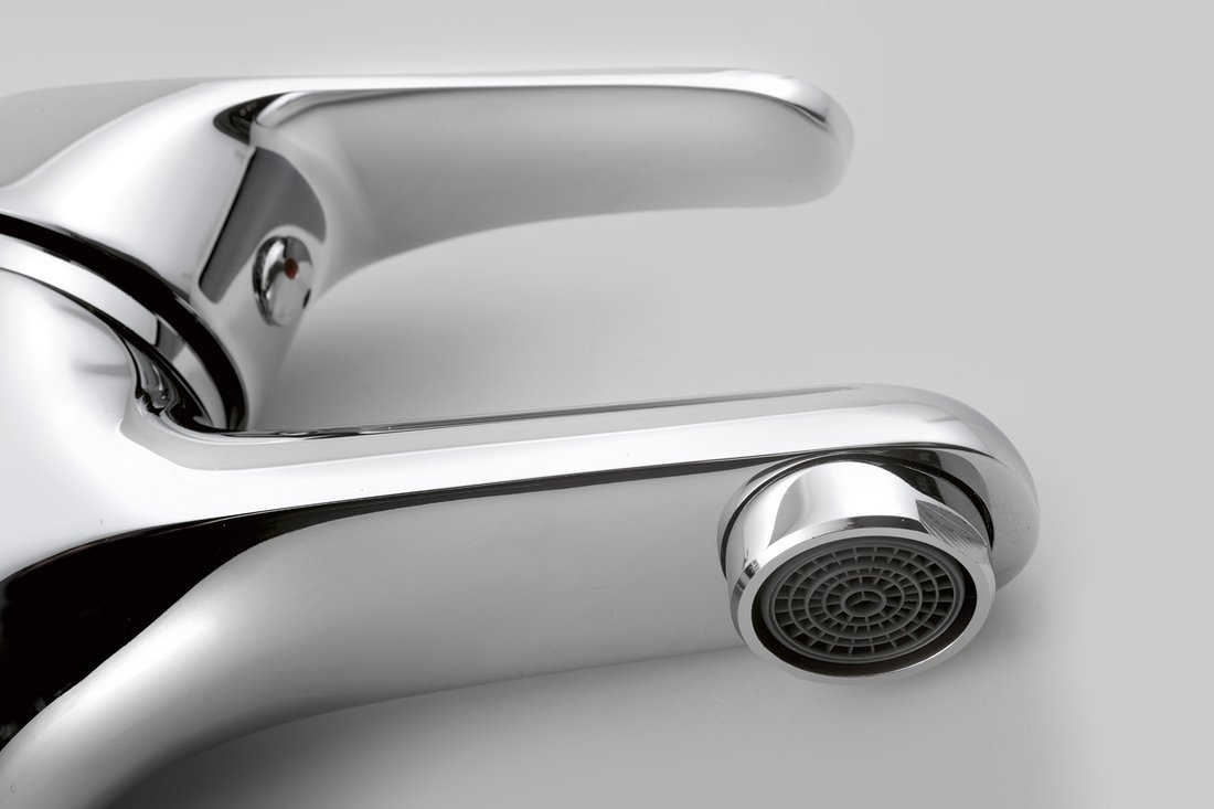 Aqualine AQUALINE 35 stojánková umyvadlová baterie, chrom, detail páky a výtoku