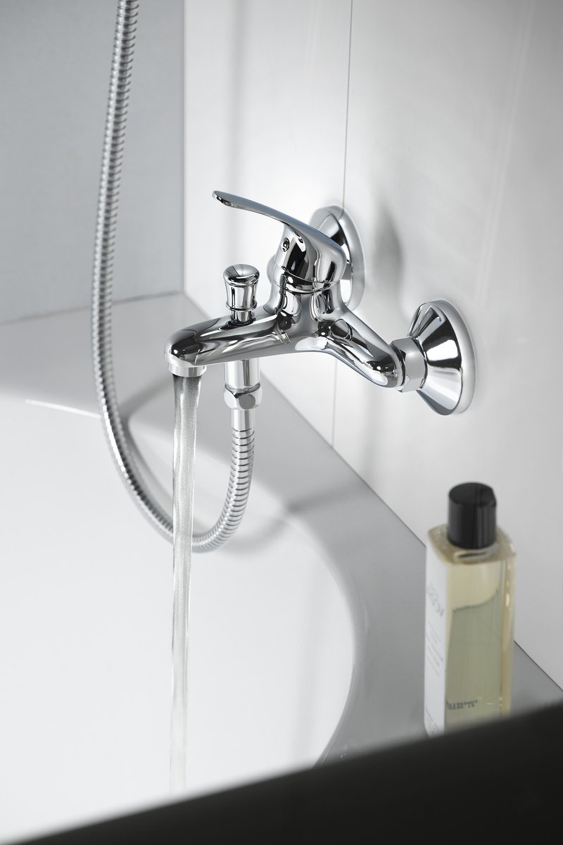 Aqualine AQUALINE 35 nástěnná vanová baterie, chrom, na stěně s tekoucí vodou